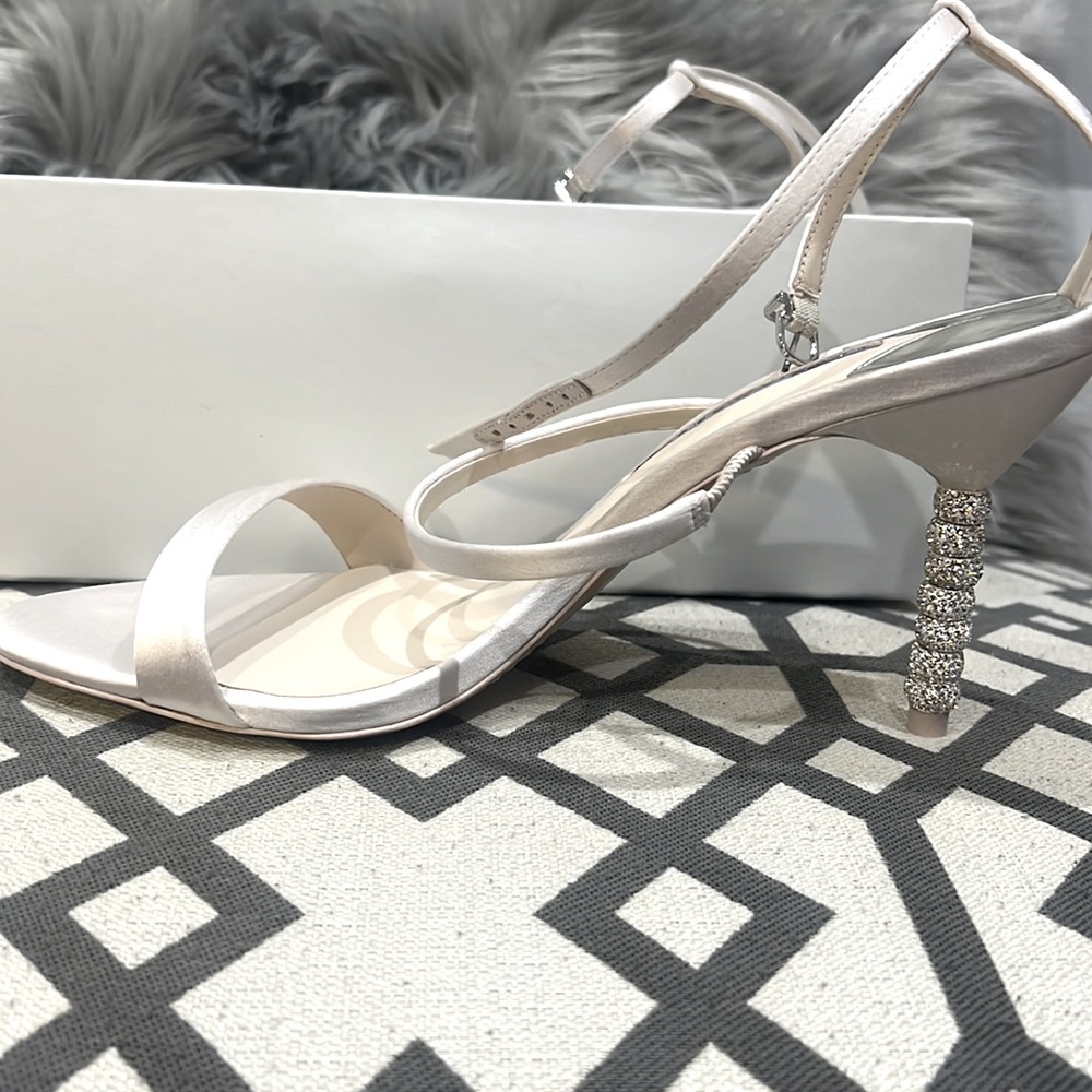 Heeled sandle for sale